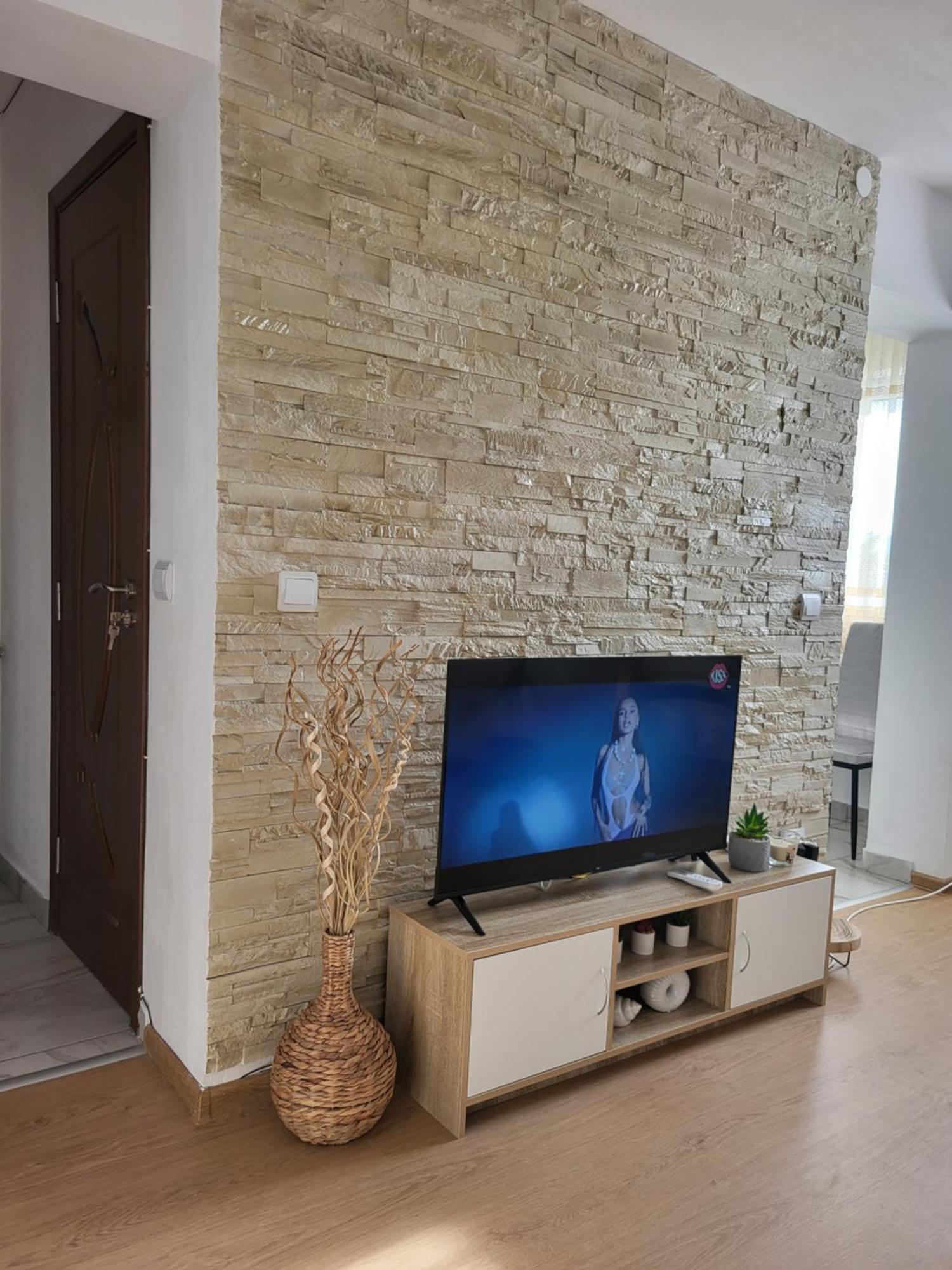 Studio Cristina Хунедоара Экстерьер фото